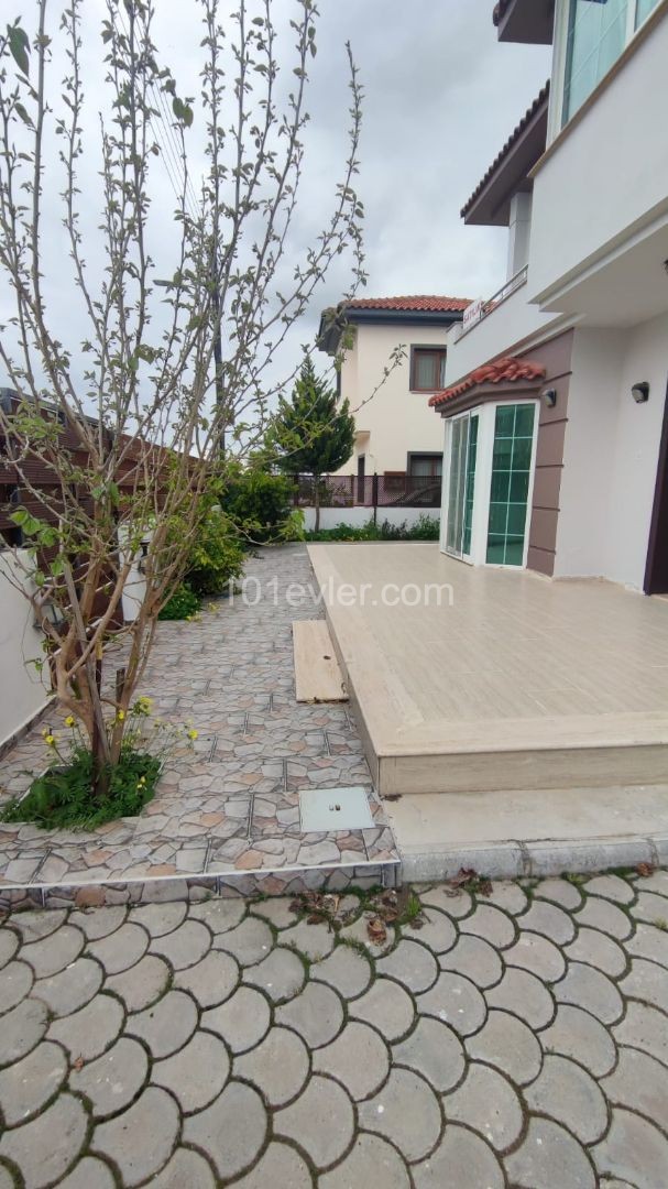 Duplex 3+1 detached villa in the center of Yenikent ** 