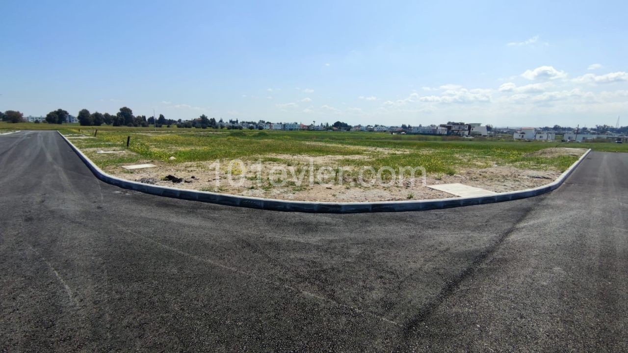 Plots with ready infrastructure in Haspolat. ** 