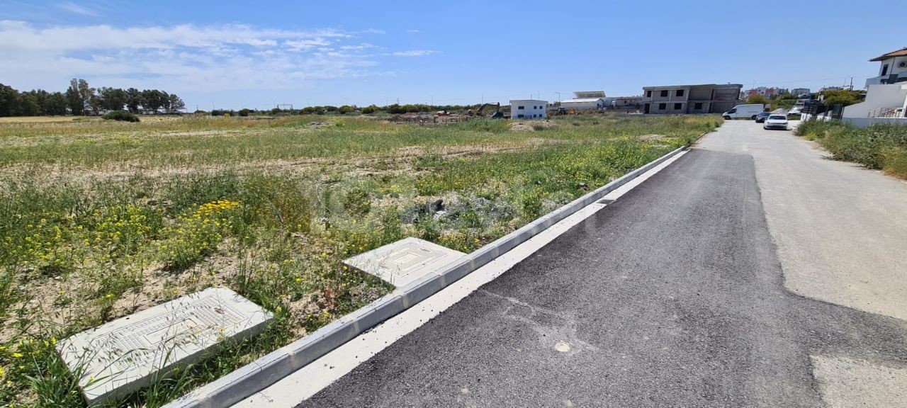 Plot suitable for the construction of a Turkish title villa close to the main road in Hamitköy ** 