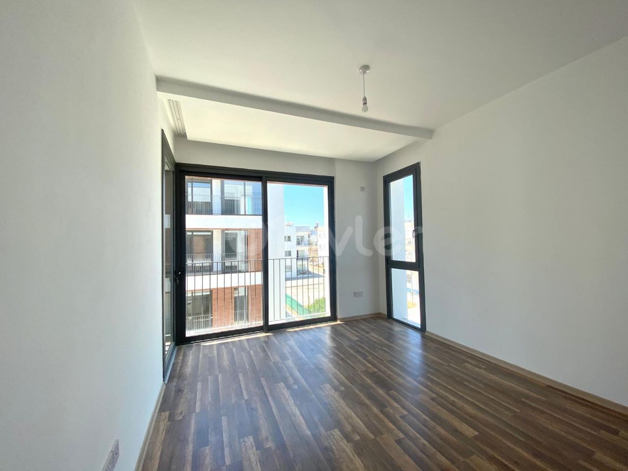 2 + 1 Apartment with elevator, Turkish cob on a secure site in Hamitkoy. ** 