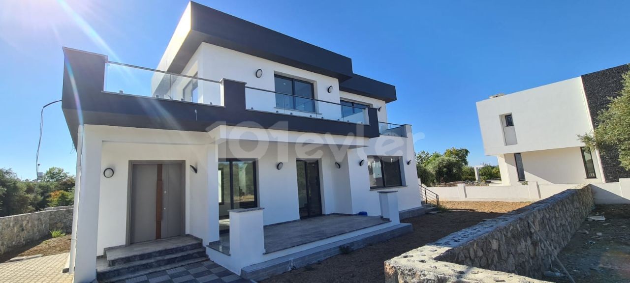 Sadece satılık 3 yataklı villa tamamlandı, harika bir konum! ** 