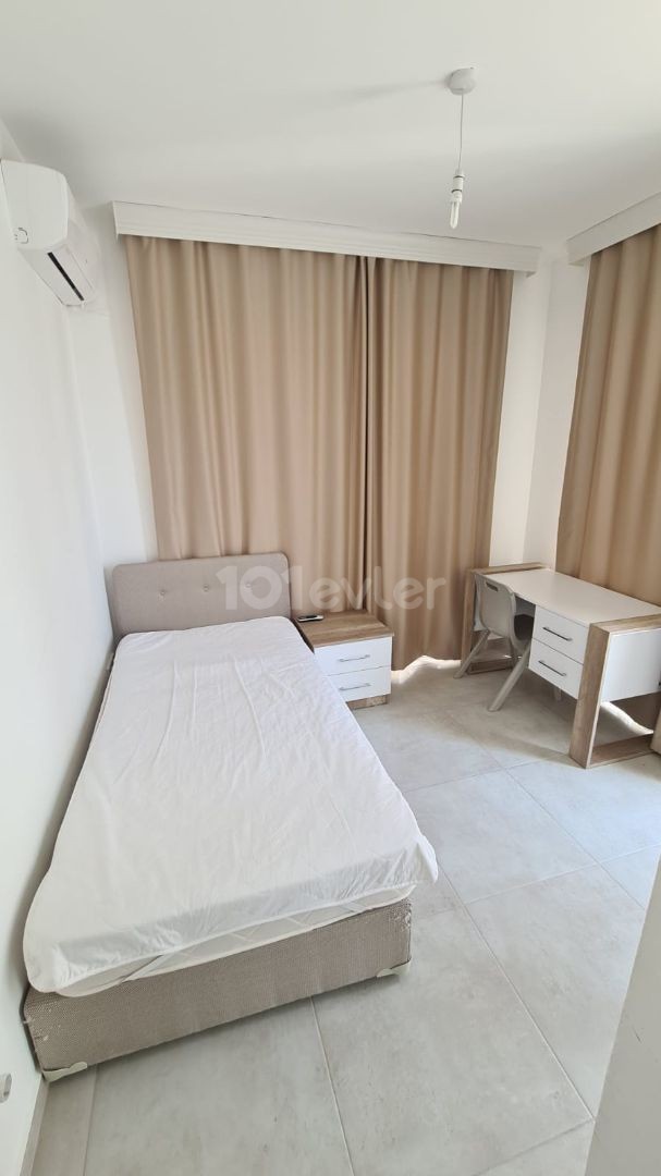 2+1 fully furnished flat in the center of Göçmenköy.