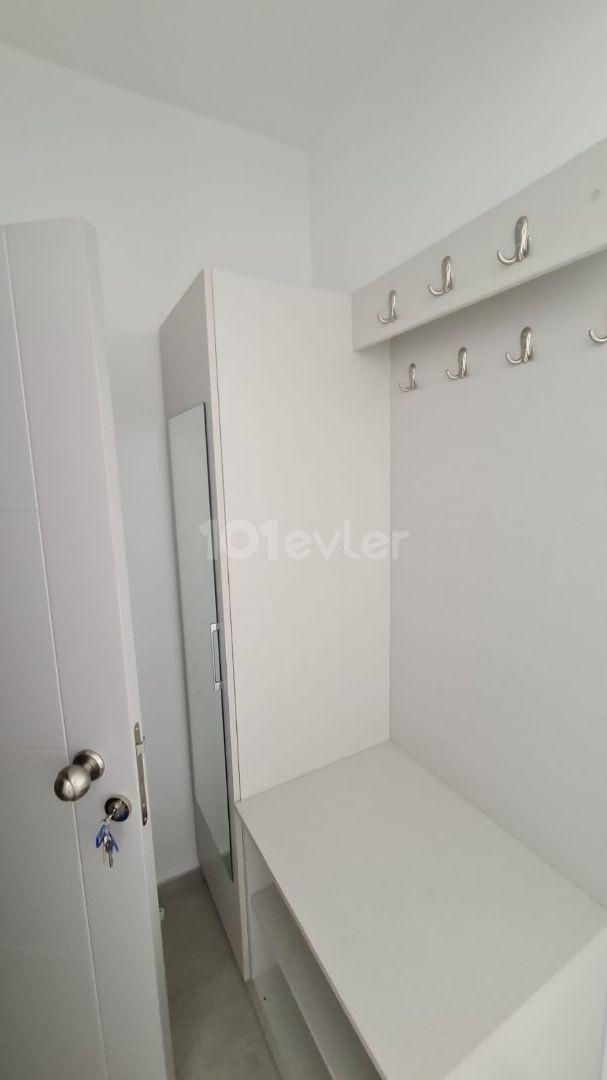 2+1 fully furnished flat in the center of Göçmenköy.