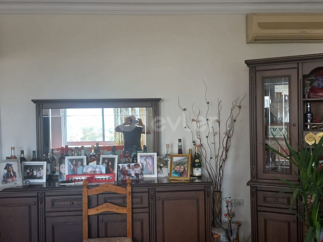 3+1 apartment in the center of Kyrenia, close to the new port. 