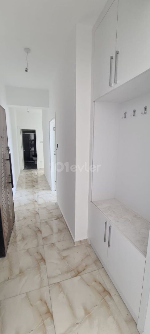 Ground floor 3+1 apartment with garden in Haspolat. 