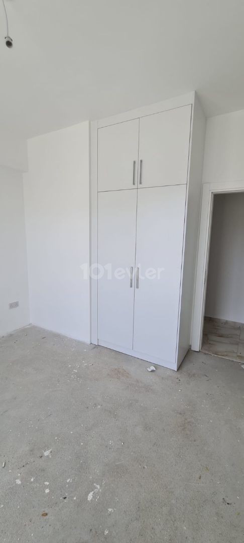 Ground floor 3+1 apartment with garden in Haspolat. 