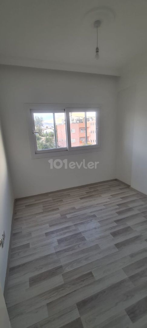 140m2 3+1 flat with Turkish title in Yenikent center.