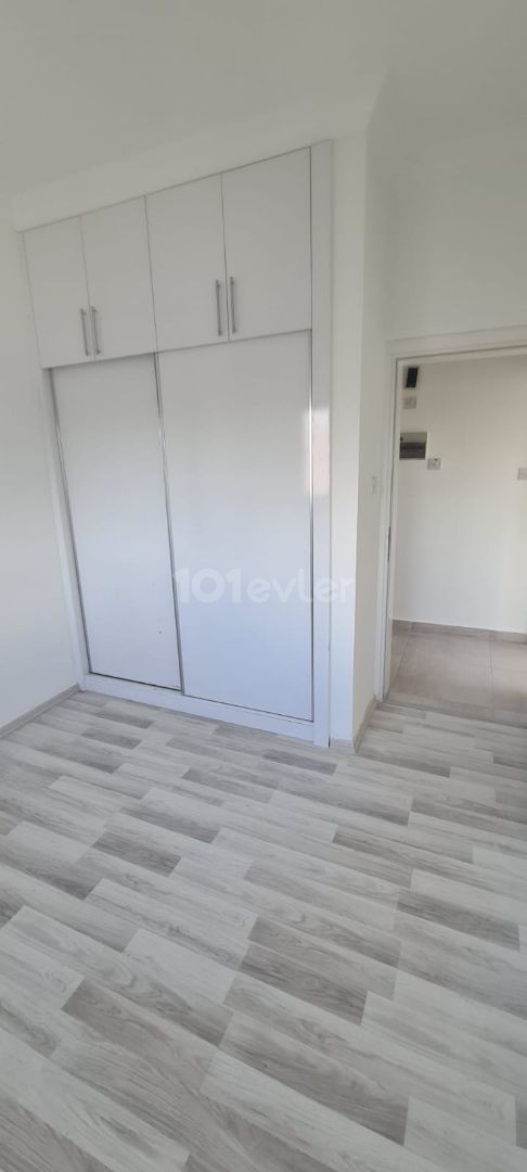 140m2 3+1 flat with Turkish title in Yenikent center.