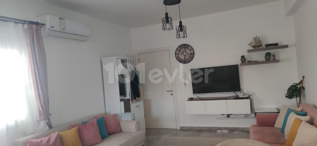 In Gönyeli, 90m2 apartment on the mezzanine floor, well maintained, VAT and transformer paid. 