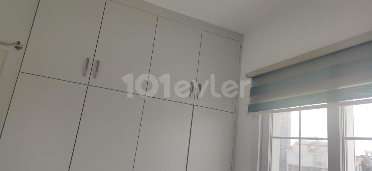 In Gönyeli, 90m2 apartment on the mezzanine floor, well maintained, VAT and transformer paid. 