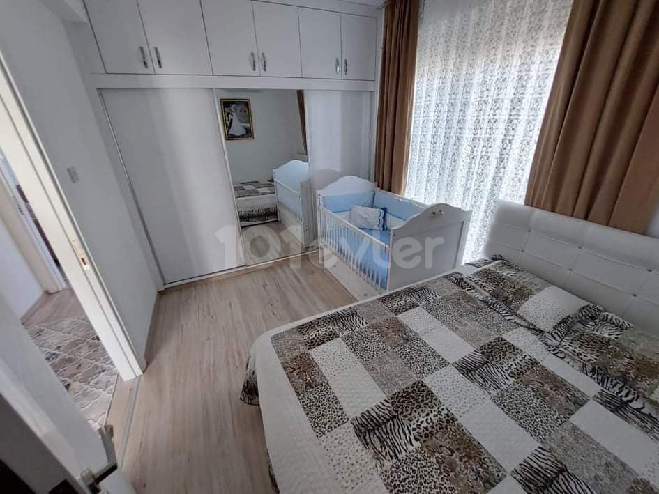 Very clean 2+1 apartment with Turkish cob in K. Kaymakli. 