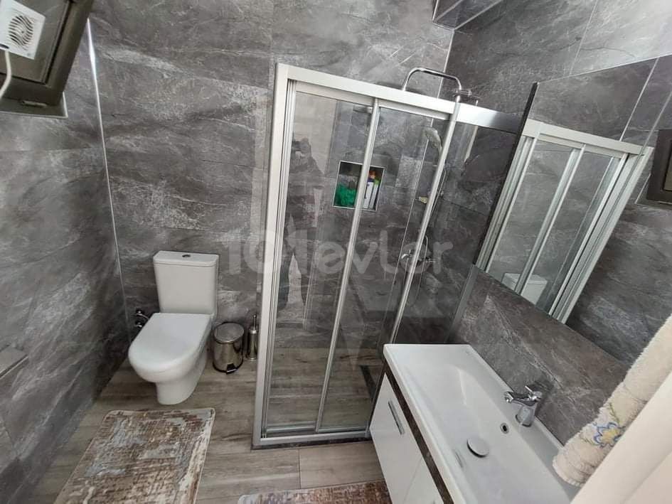 Very clean 2+1 apartment with Turkish cob in K. Kaymakli. 