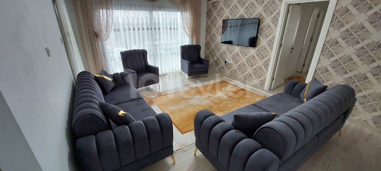 Very clean 2+1 apartment with Turkish cob in K. Kaymakli. 