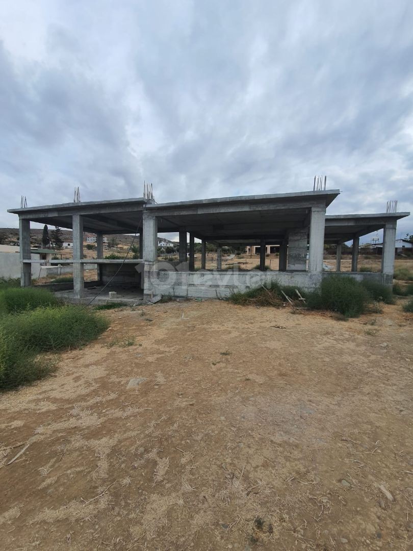 BAUHÄLFTE ZU VERKAUFEN IN CENGİZKÖY NAHE DER LEFKE-LEFKŞA HAUPTSTRASSE