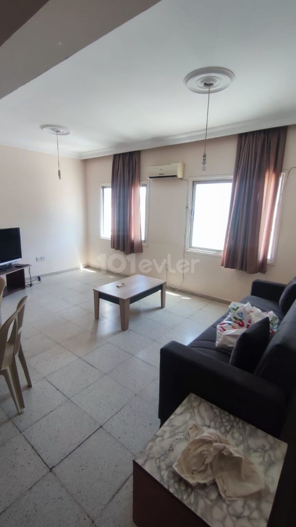 3+1 apartment with Turkish cob at the entrance of Gonyeli. 