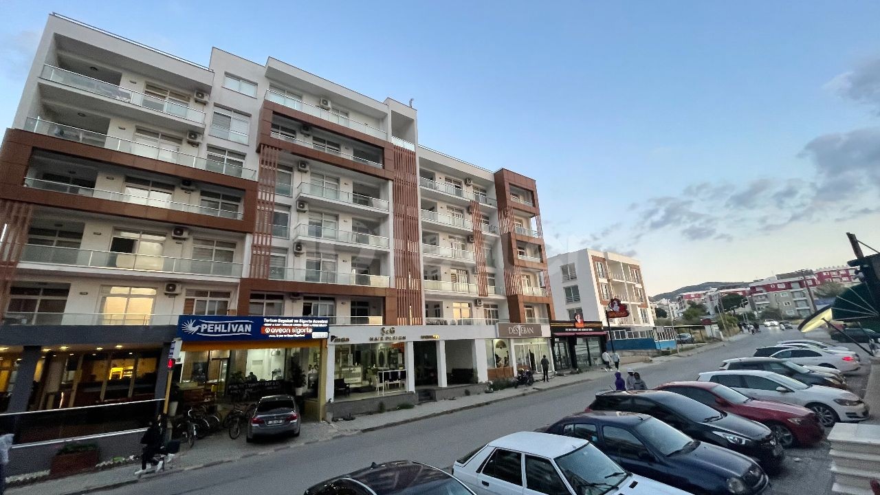 2+1 FLATS FOR SALE WITH COMMON POOL IN LEFKE / GEMİKONAĞI CENTER, FOR LIVING AND INVESTMENT