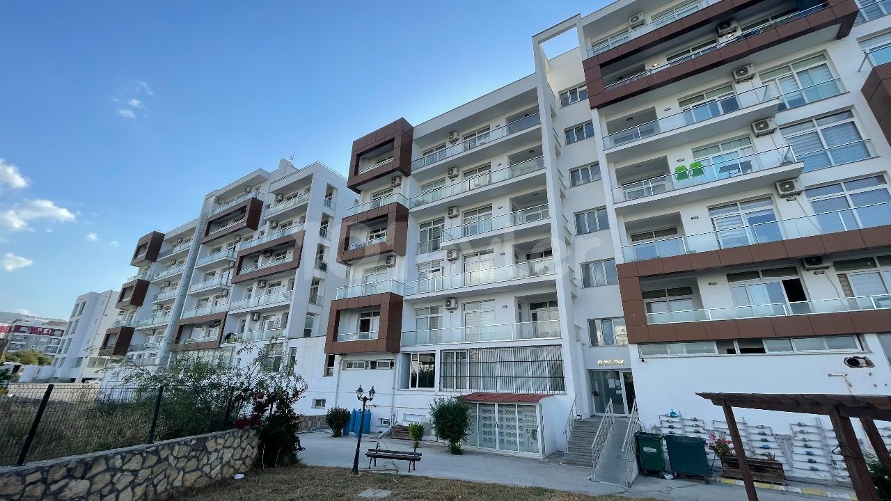 2+1 FLATS FOR SALE WITH COMMON POOL IN LEFKE / GEMİKONAĞI CENTER, FOR LIVING AND INVESTMENT