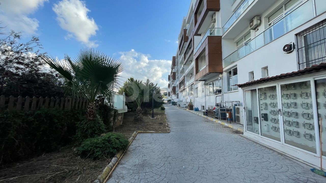 2+1 FLATS FOR SALE WITH COMMON POOL IN LEFKE / GEMİKONAĞI CENTER, FOR LIVING AND INVESTMENT