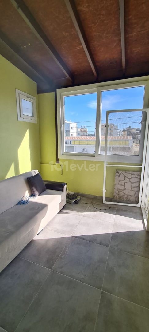 A 140m2 3+1 flat with Turkish titles, opposite the Kolan Hospital in Gonyeli.