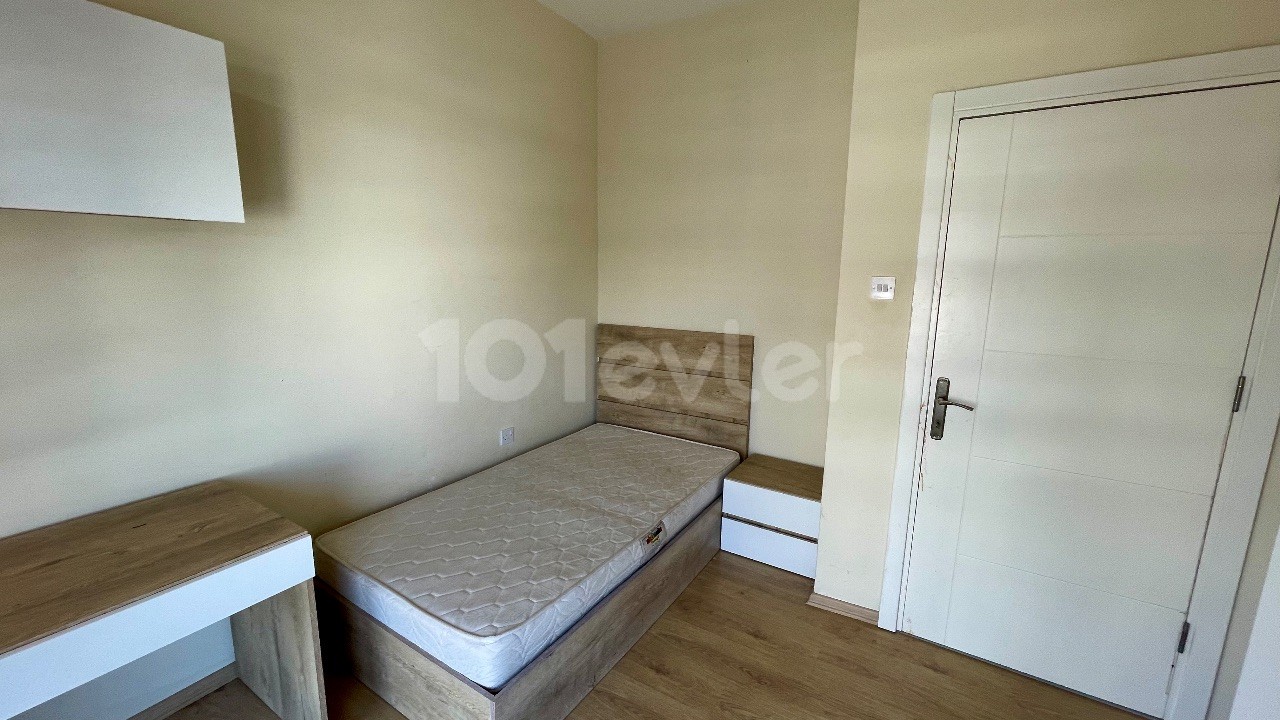 GEMİKONAĞI EUROPEAN UNIVERSITY OF LEFKE 2+1 FLAT FOR RENT ON SCHOOL ROAD