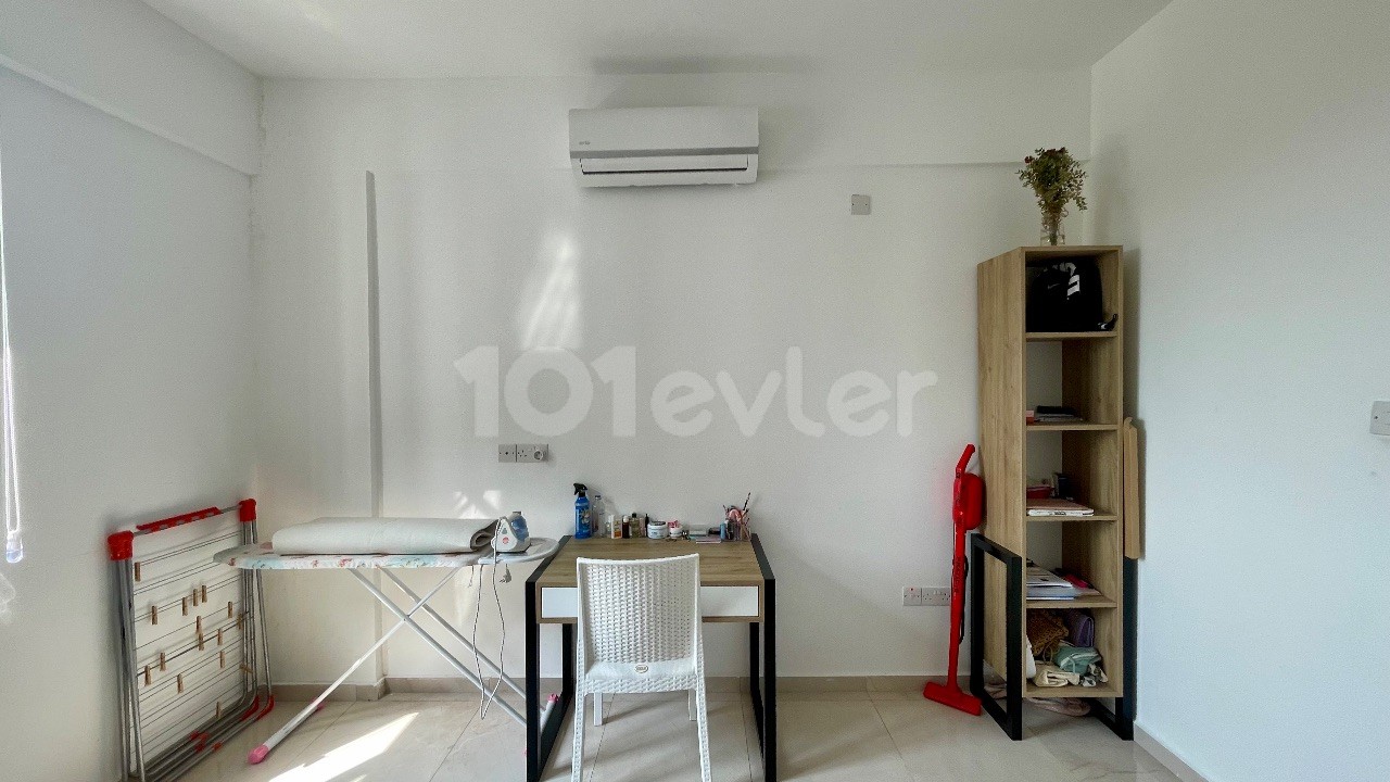 GEMİKONAK EUROPEAN UNIVERSITY OF LEFKE SCHOOL ROAD LUXURIOUS 1+1 FLAT FOR RENT