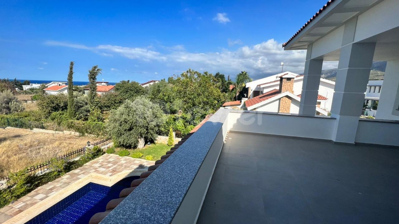 Villa Zum Verkauf In Kyrenia Alsancak **  ** 