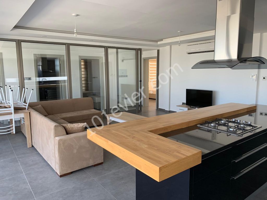 3 yatak odalı lüks Penthouse Satılık Girne KKTC