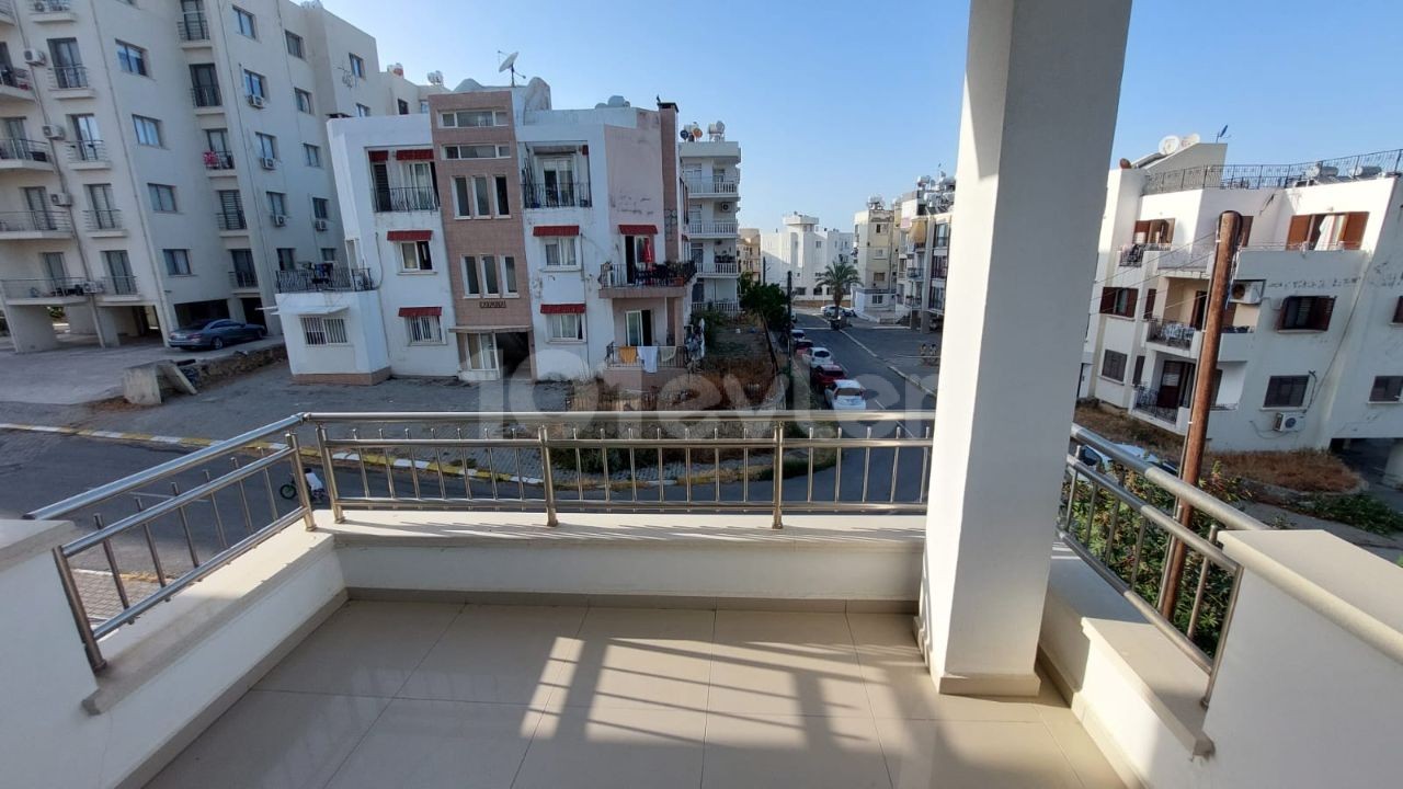 Aşağı Kyrenia 3 + 1 en suite apartment ** 