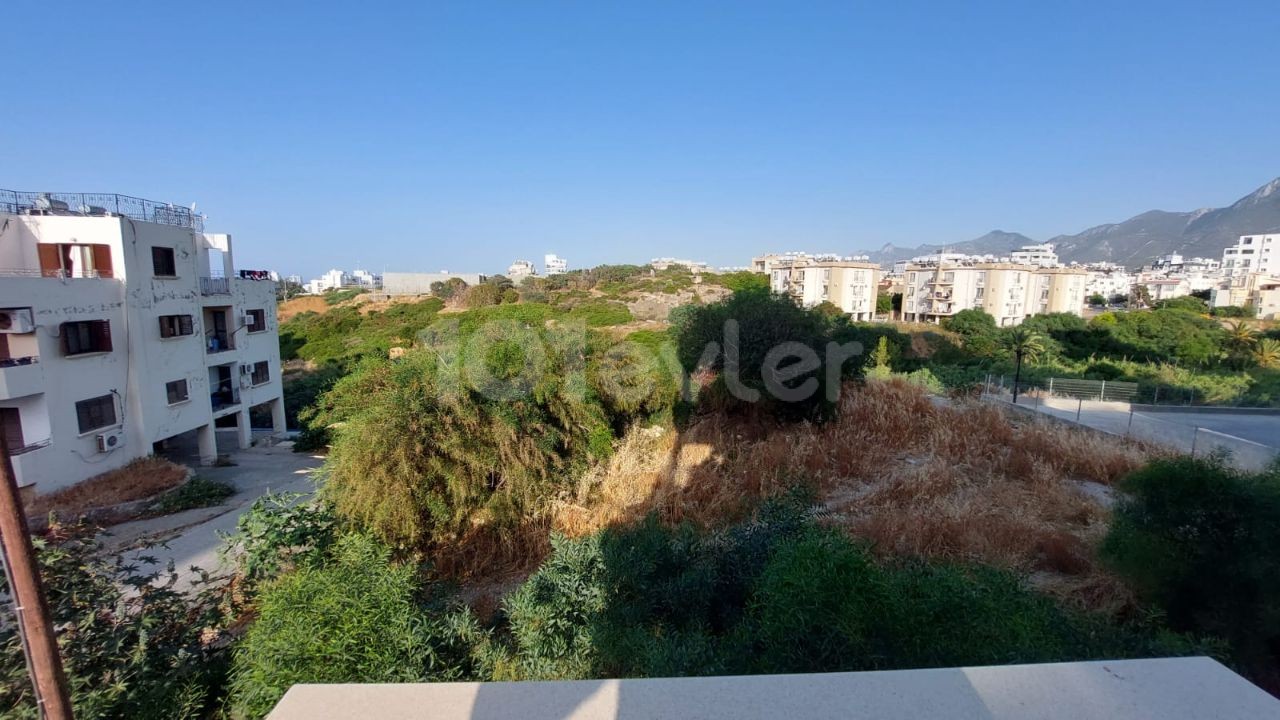 Aşağı Kyrenia 3 + 1 en suite apartment ** 