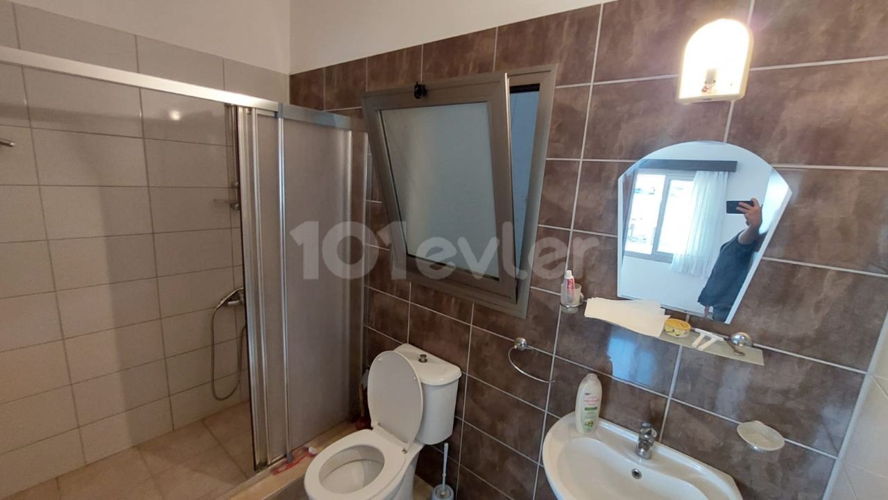 Aşağı Kyrenia 3 + 1 en suite apartment ** 