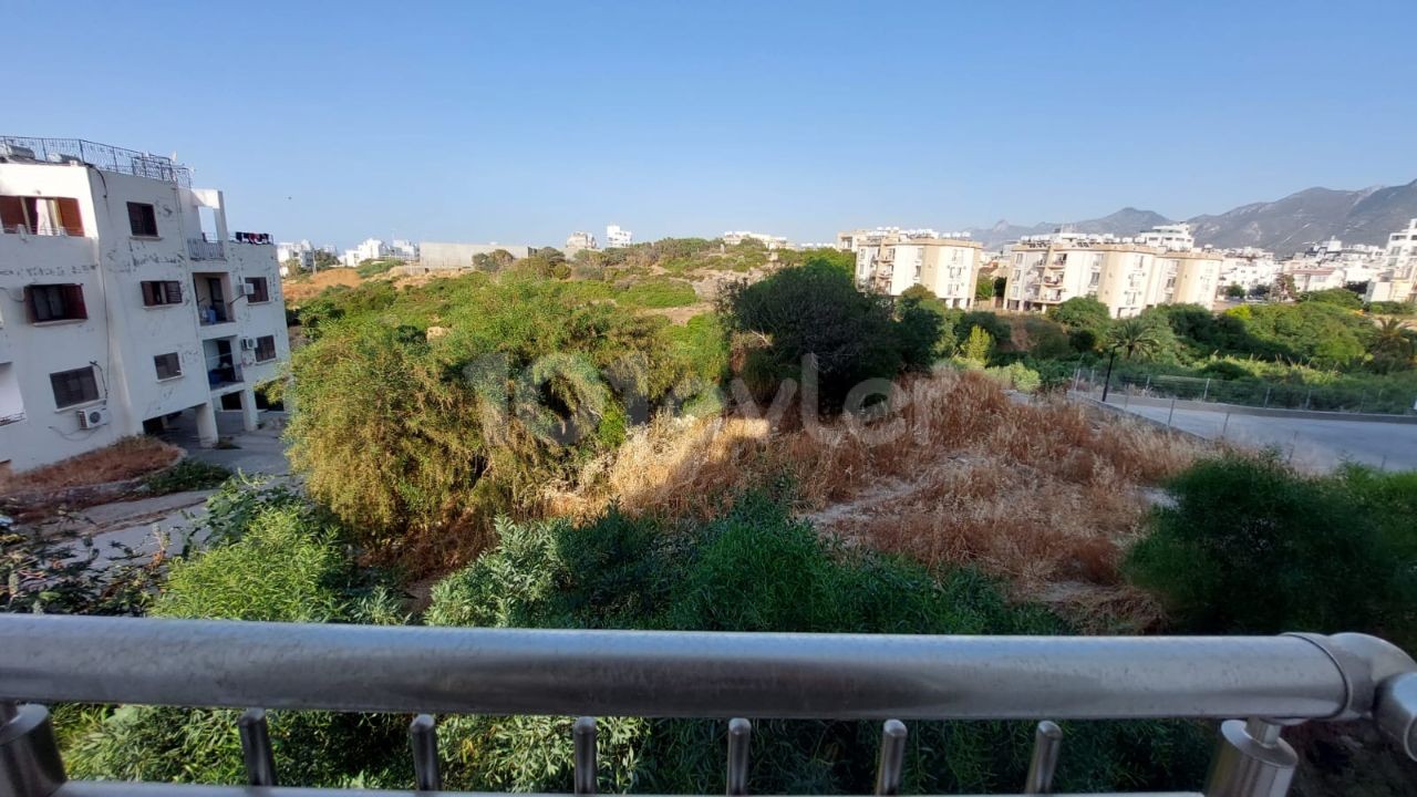 Aşağı Kyrenia 3 + 1 en suite apartment ** 