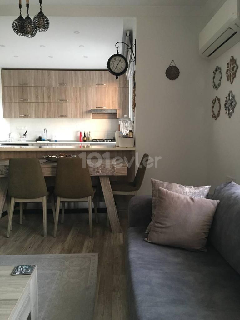 GİRNE MERKEZ'DE SATILIK 3+1 FULL EŞYALI LÜKS DAİRE 