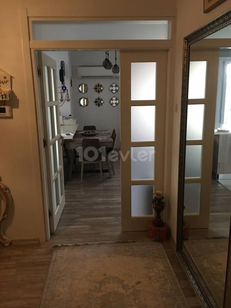 3 + 1 VOLL MÖBLIERTE LUXUS-WOHNUNG ZUM VERKAUF IN KYRENIA ZENTRUM ** 