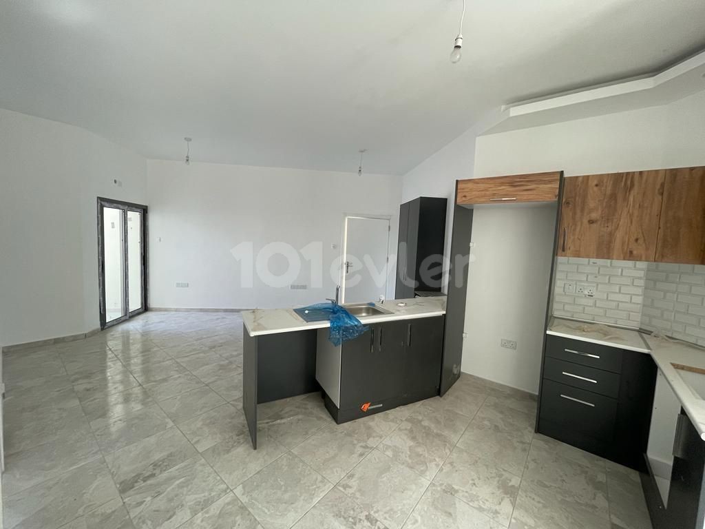 GİRNE ALSANCAK BÖLGESİNDE HAVUZLU 2+1 SIFIR DAİRE