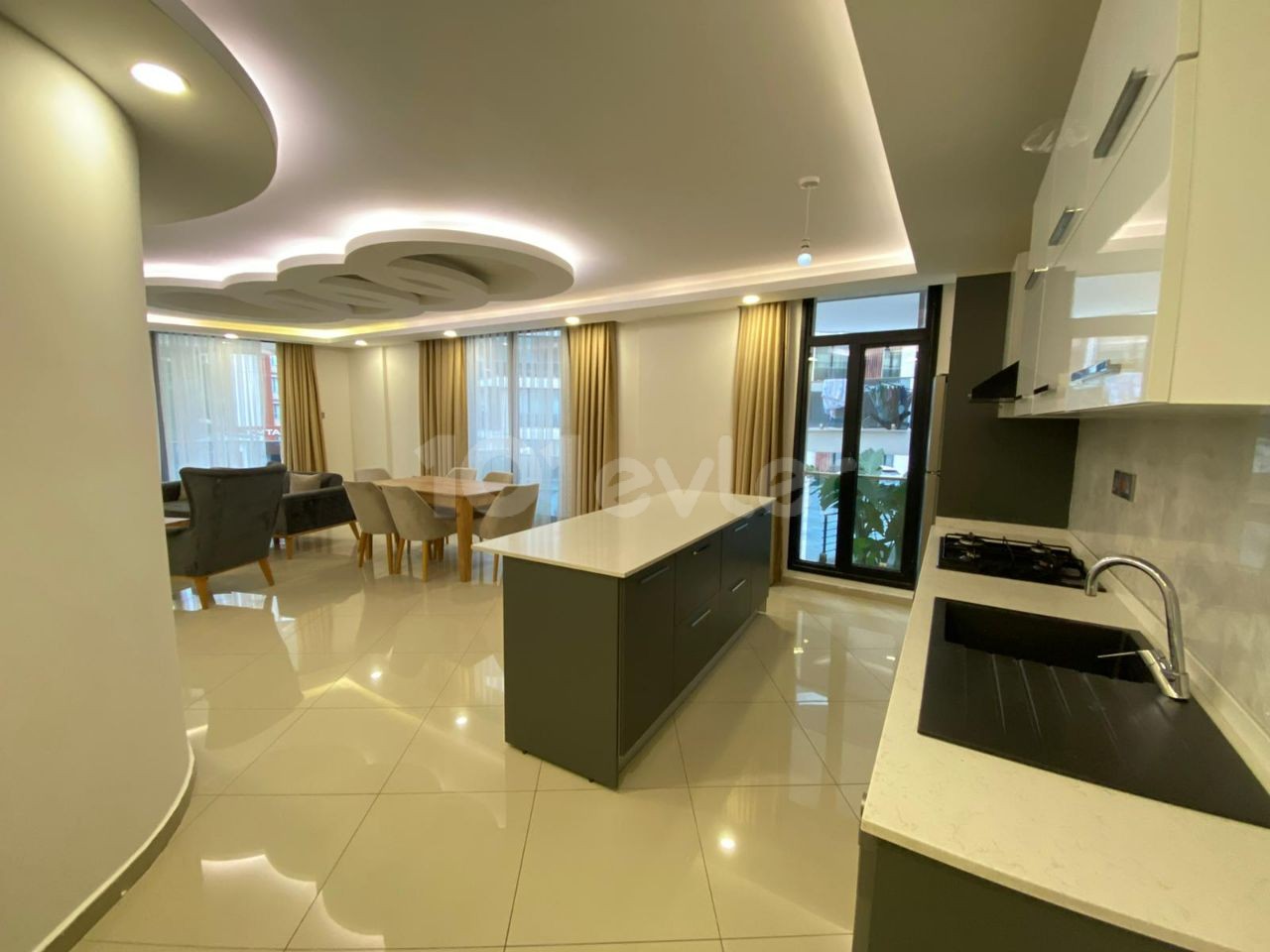 3+1 FLAT FOR SALE IN A PRESTIGIOUS COMPLEX IN KYRENIA CENTER