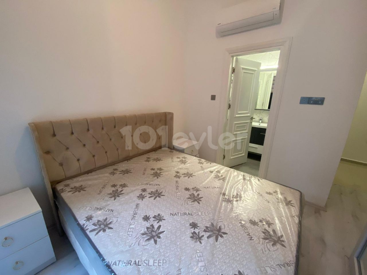 2+1 OPPORTUNITY FLAT FOR SALE IN KYRENIA CENTER