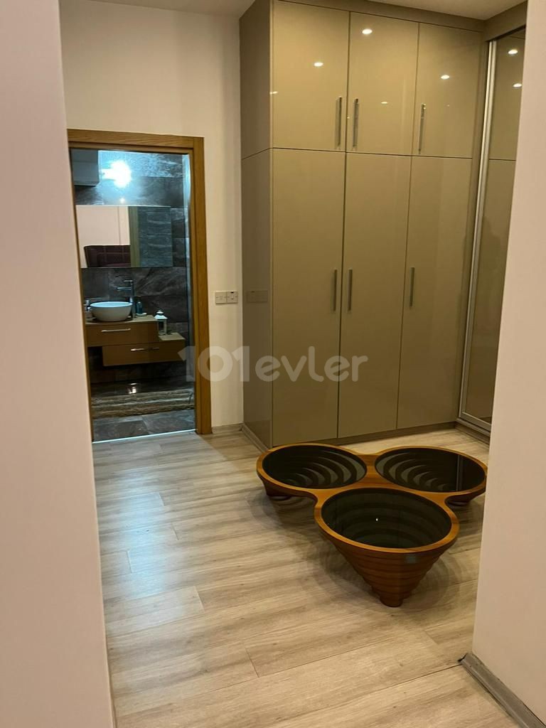 GİRNE MERKEZDE GÜNLÜK KİRALIK PENTHOUSE PARTY EVİ