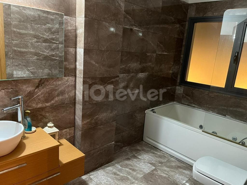 Penthouse  in Girne Merkez, Kyrenia