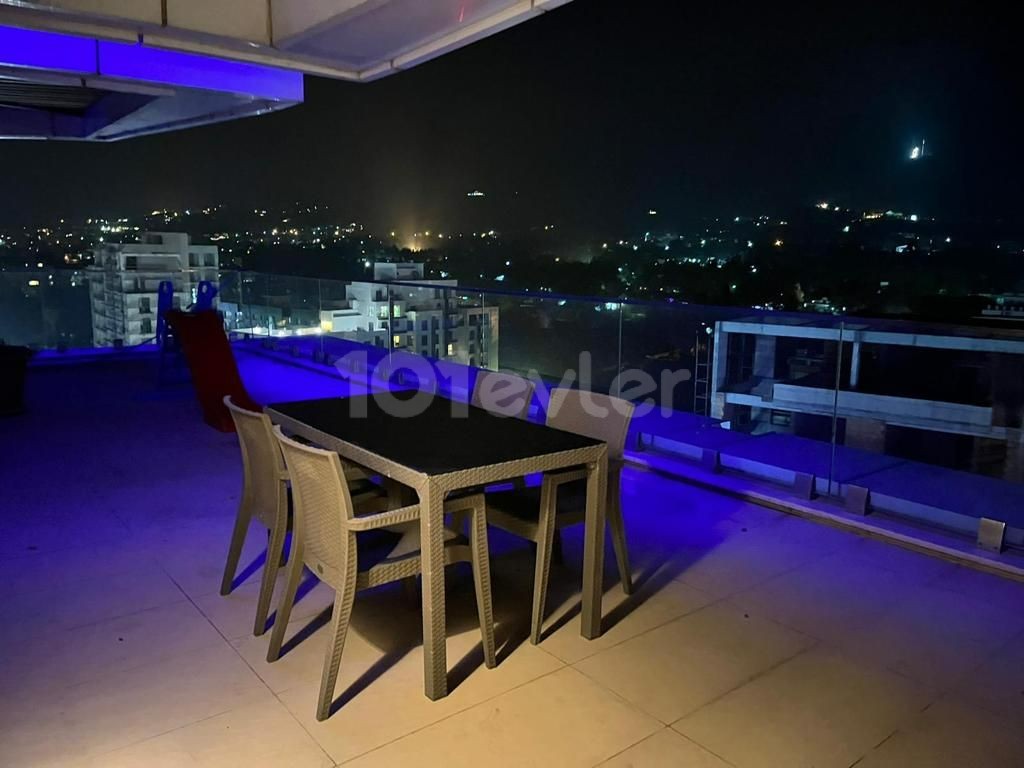 GİRNE MERKEZDE GÜNLÜK KİRALIK PENTHOUSE PARTY EVİ