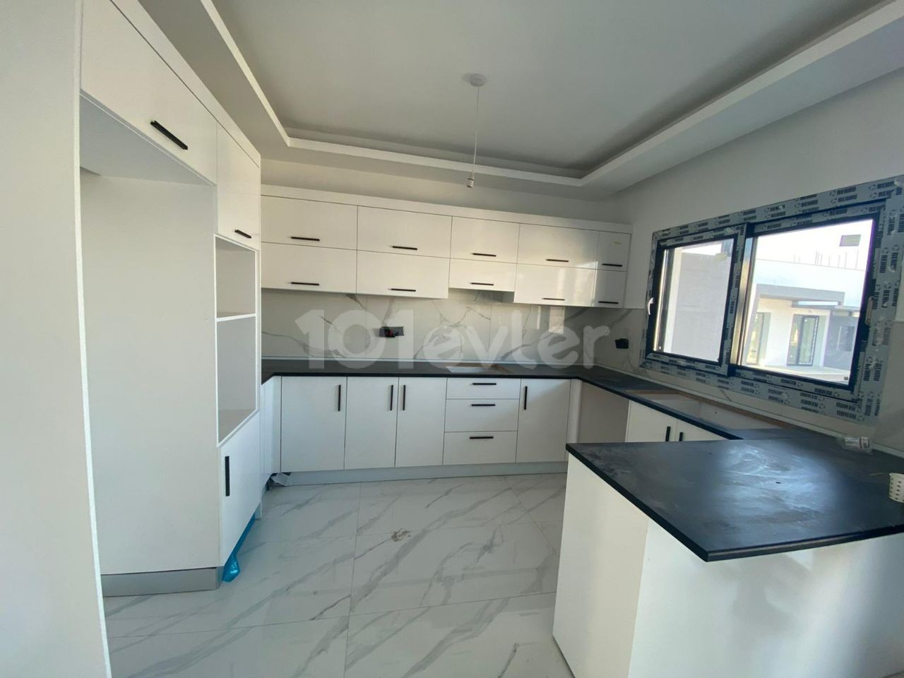 Flat For Sale in Alsancak, Kyrenia