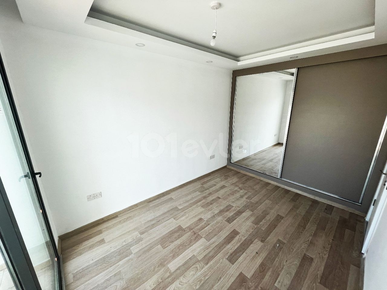 3+1 BRANDNEUE WOHNUNG IN GİRNE ALSANCAKTA