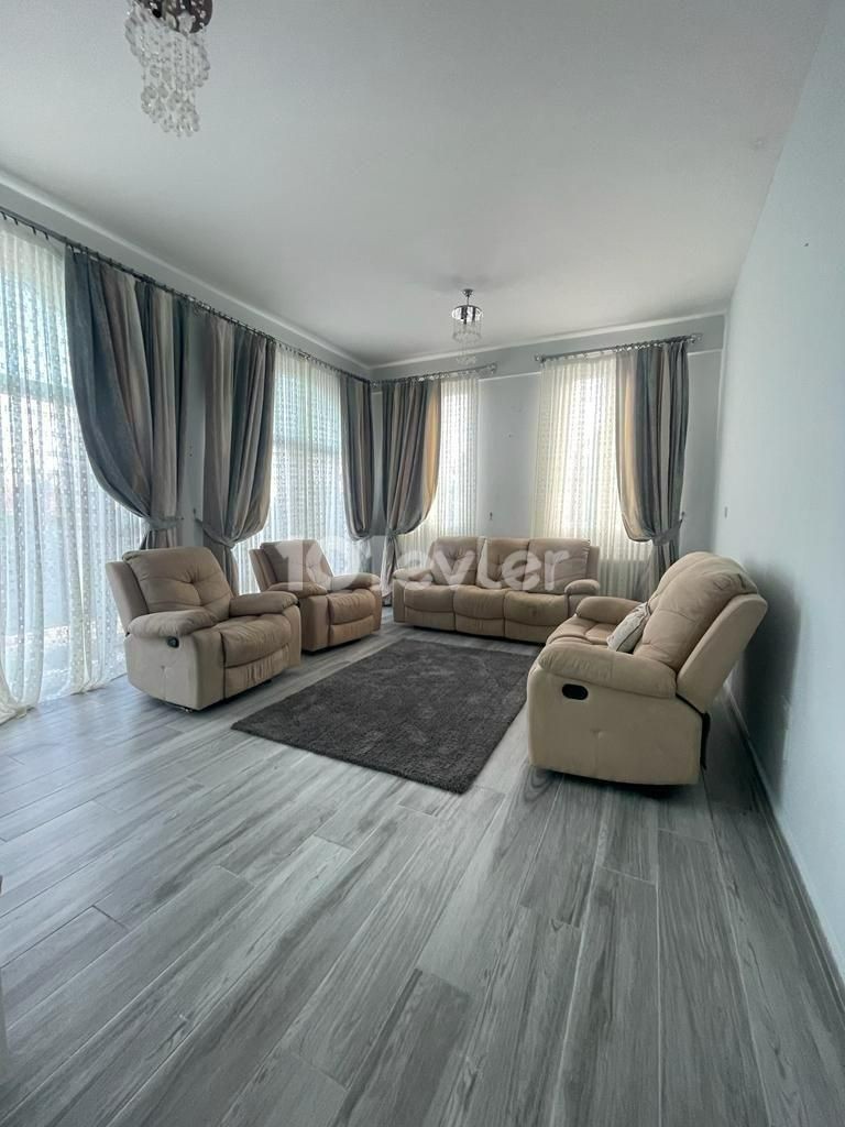 5+2 DETACHED VILLA WITH SEA VIEW FOR RENT IN GİRNE ALSANCAK