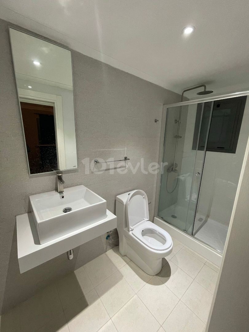 GİRNE'NİN EN MERKEZİ KONUMUNDA SATILIK 2+1 LÜX DUPLEX DAİRE