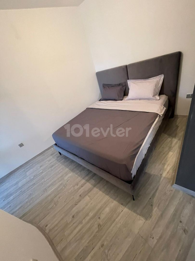 2+1 FULLY FURNISHED FLAT FOR SALE IN A LUXURIOUS COMPLEX IN KYRENIA CENTER