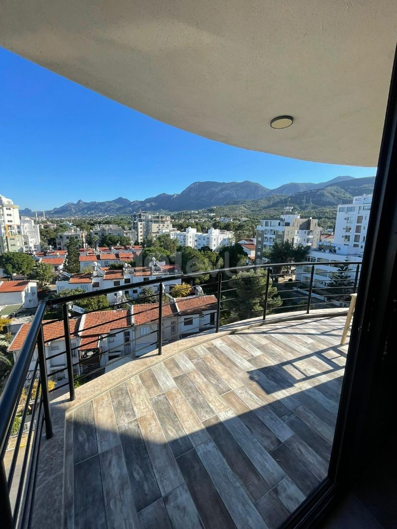 2+1 FULLY FURNISHED FLAT FOR SALE IN A LUXURIOUS COMPLEX IN KYRENIA CENTER