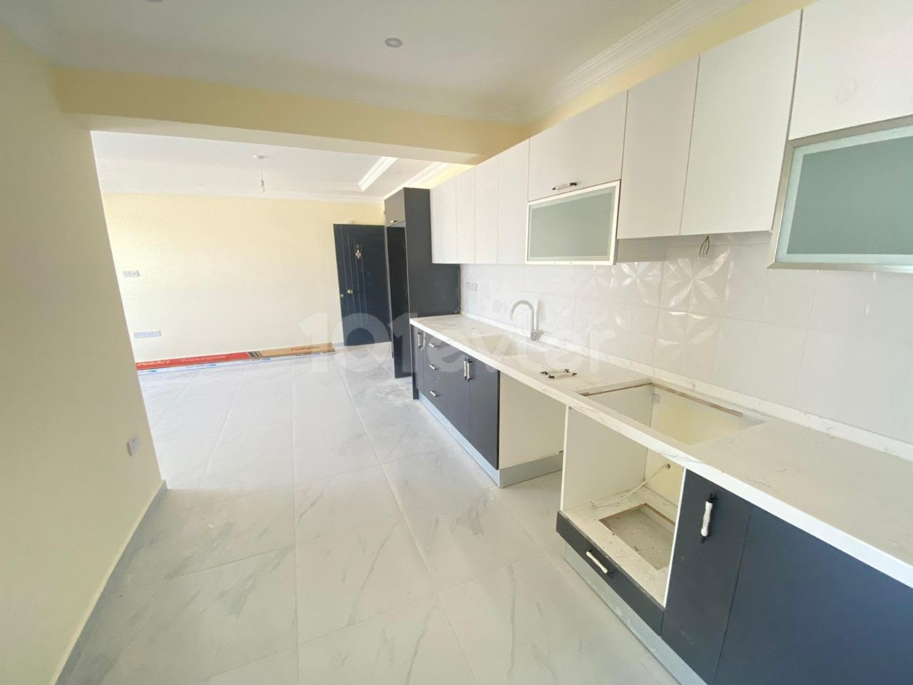 READY TO MOVE IN READY TO MOVE IN 2+1 BRAND NEW APARTMENT IN GUINEA ALSANCAK AREA