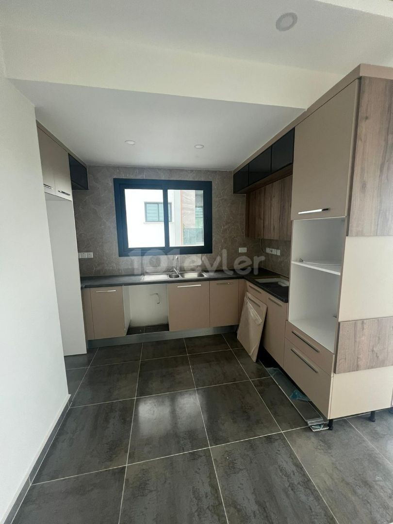 2+1 SEA VIEW OPPORTUNITY FLAT FOR SALE WITH DOWNLOAD IN KYRENIA CENTER