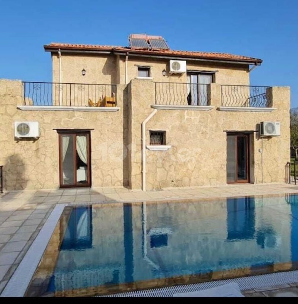 Girne alagadi bölgesinde günlük kiralık villa