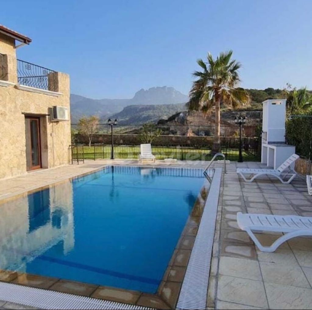 3+1 Steinhaus in der Region Kyrenia Alagadi