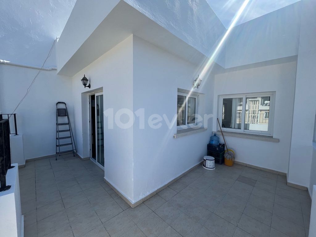 4+1 penthouse in Kyrenia center